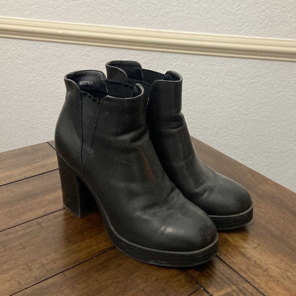 BUNDLE&SAVE💚 Forever 21 boots
